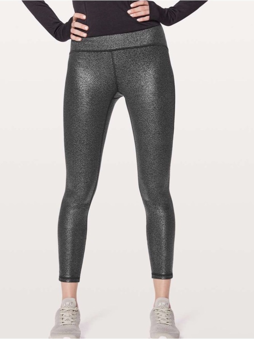 Lululemon Train Times 7/8 Pant 25" Sz 8
Luminosity Foil Print Black Silver